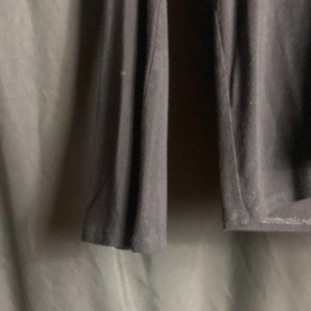 White House Black House Knit Black Vneck shirt​ - Picture 4 of 10